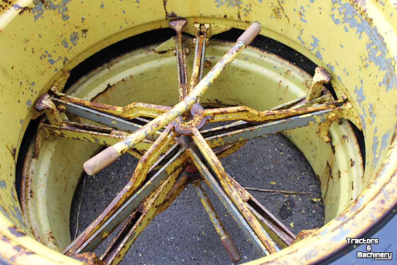 Wheels, Tyres, Rims & Dual spacers Vredestein 16.9R38 trekkerbanden 5-ster dubbellucht wielen velgen tractorbanden