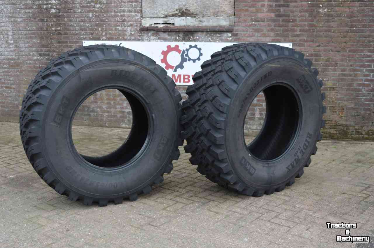 Wheels, Tyres, Rims & Dual spacers BKT ridemax 697 600/65r28 90%
