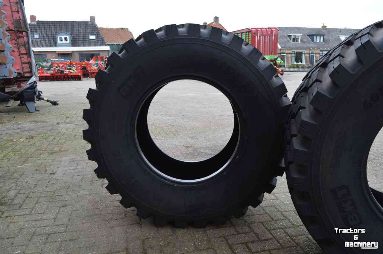 Wheels, Tyres, Rims & Dual spacers BKT ridemax 697 600/65r28 90%