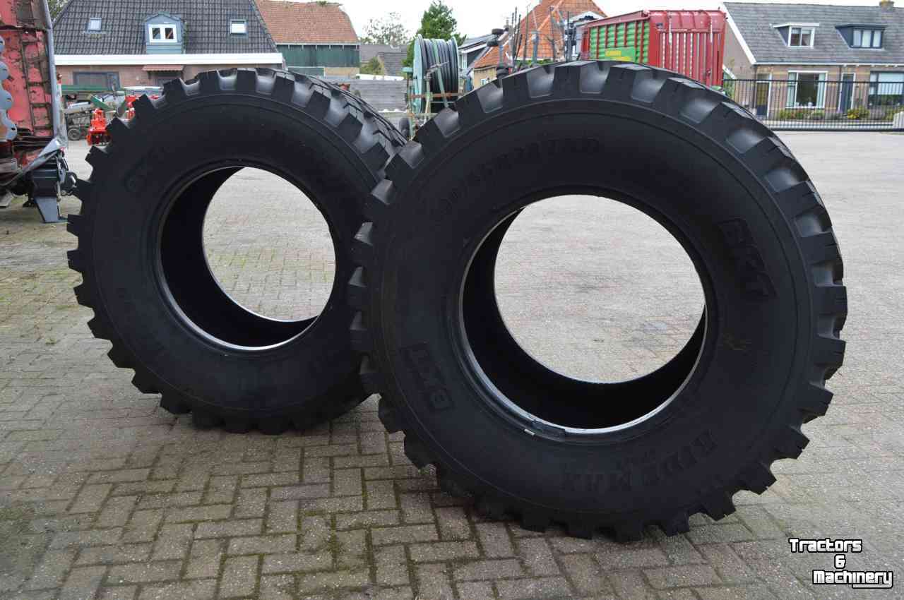 Wheels, Tyres, Rims & Dual spacers BKT ridemax 697 600/65r28 90%