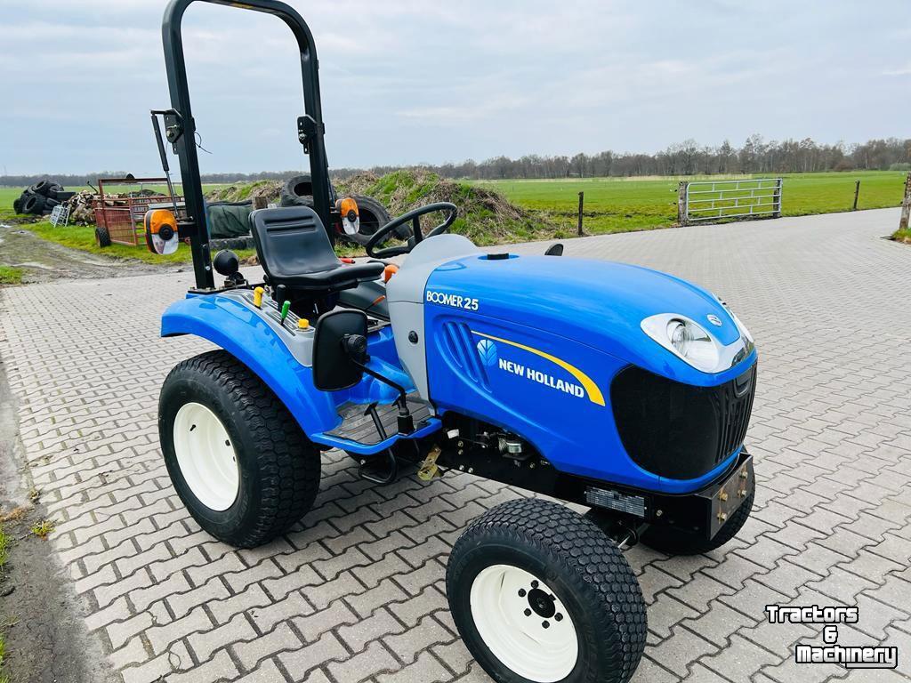 Tractor New Holland BOOMER 25