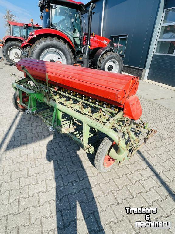Seedbed combination Nodet nokkenrad zaaimachine