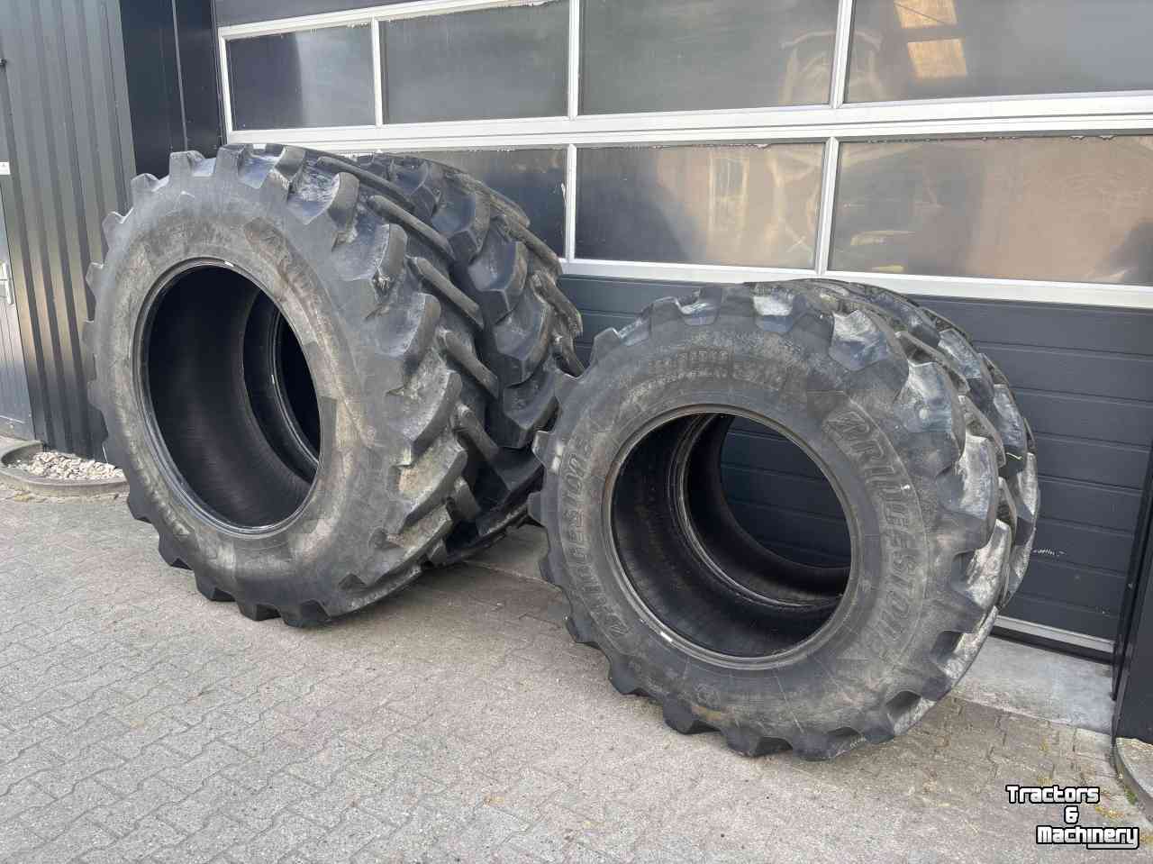 Wheels, Tyres, Rims & Dual spacers Bridgestone 520/85R38 en 420/85R28 VX-TRACTOR
