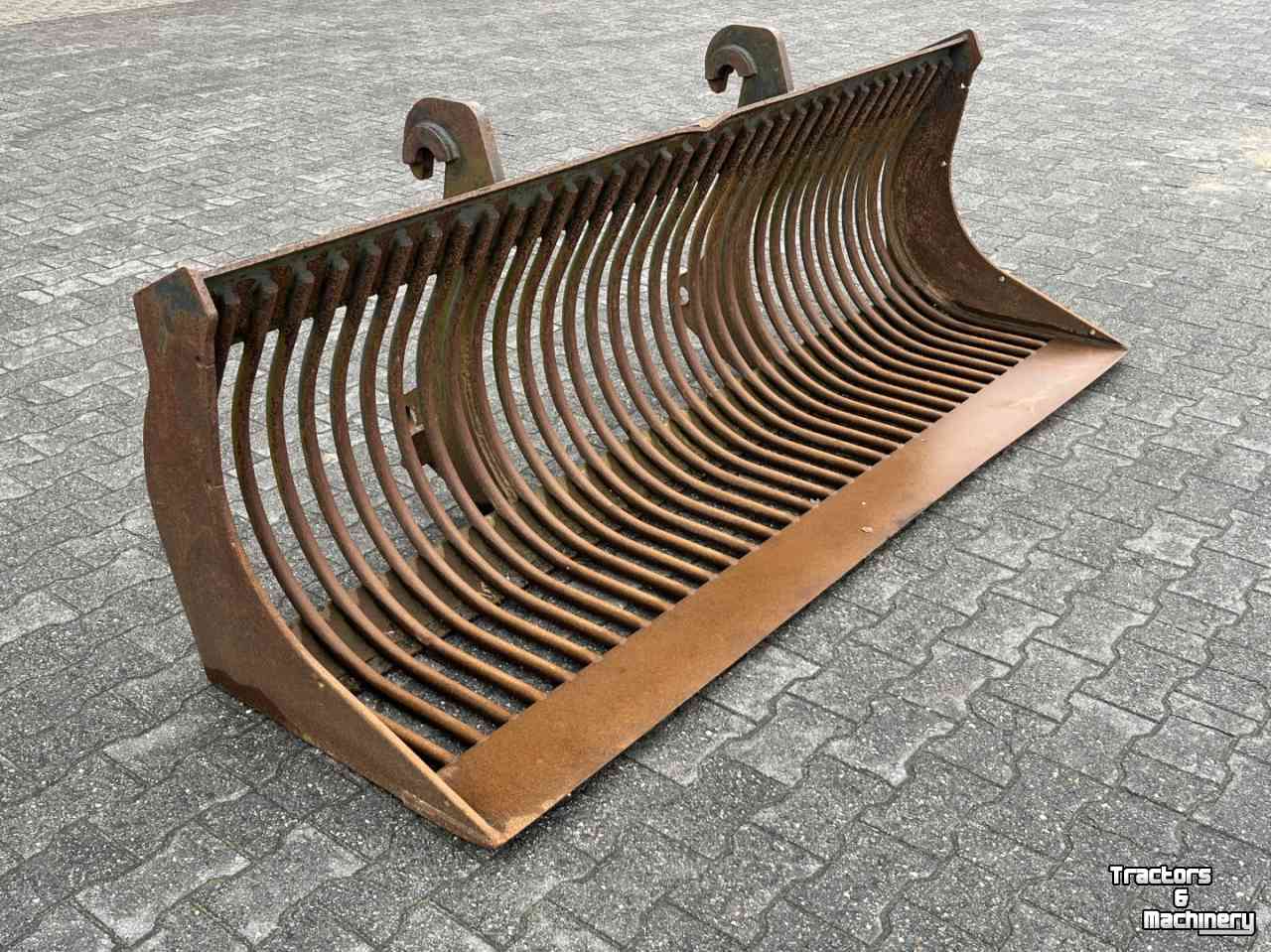Skeleton buckets Hekamp Puinriek shovel 250 cm breed Volvo ophanging