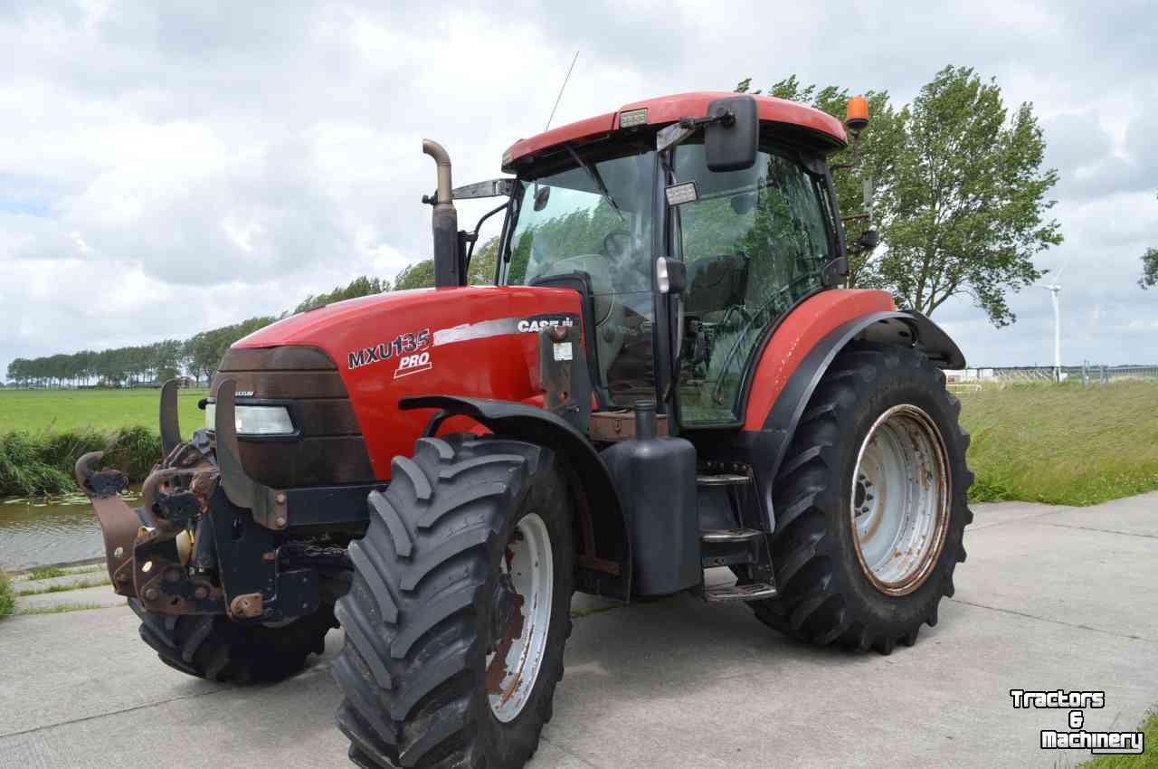 Tractor Case-IH mxu 135