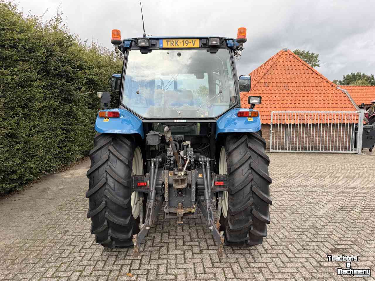 Tractor New Holland TS100