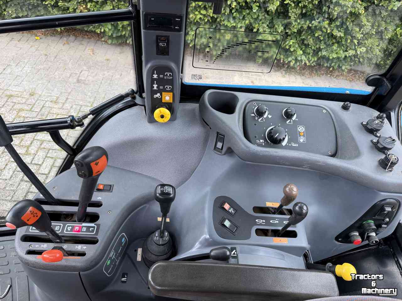 Tractor New Holland TS100