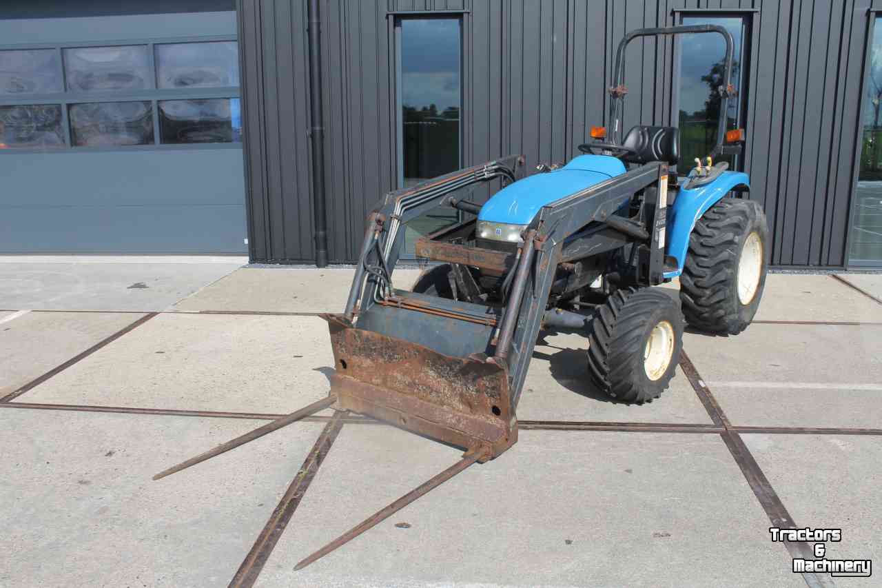 Horticultural Tractors New Holland TC25D (Shibaura ST324H) hydrostaat minitrekker tractor met voorlader frontlader