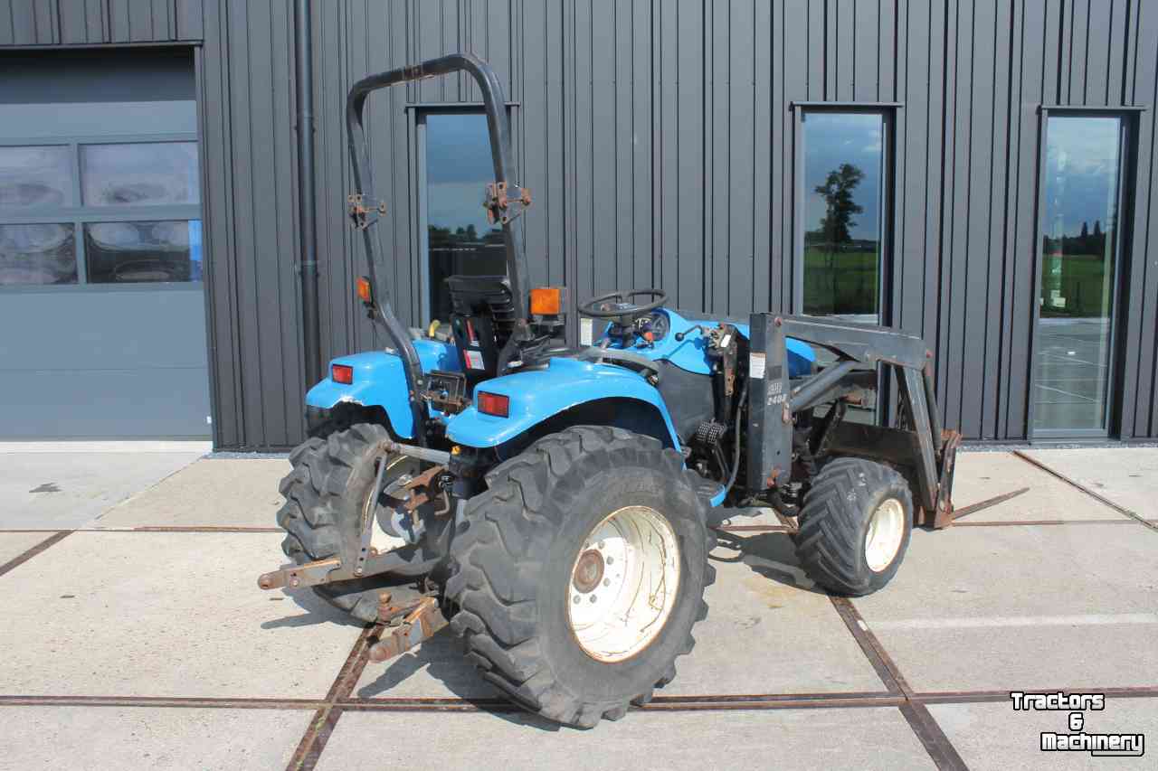 Horticultural Tractors New Holland TC25D (Shibaura ST324H) hydrostaat minitrekker tractor met voorlader frontlader