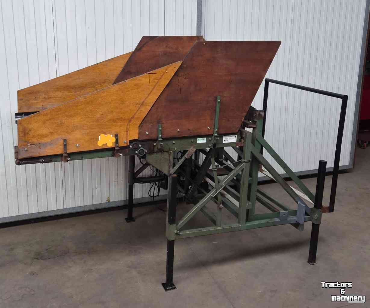 Bulk box tipper Van Hienen Van Hienen Kantelaar-Band Combinatie