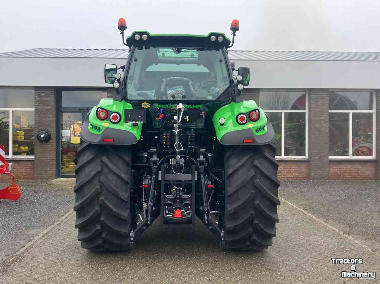 Tractors Deutz-Fahr Agrotron 6165.4 TTV 900 uur