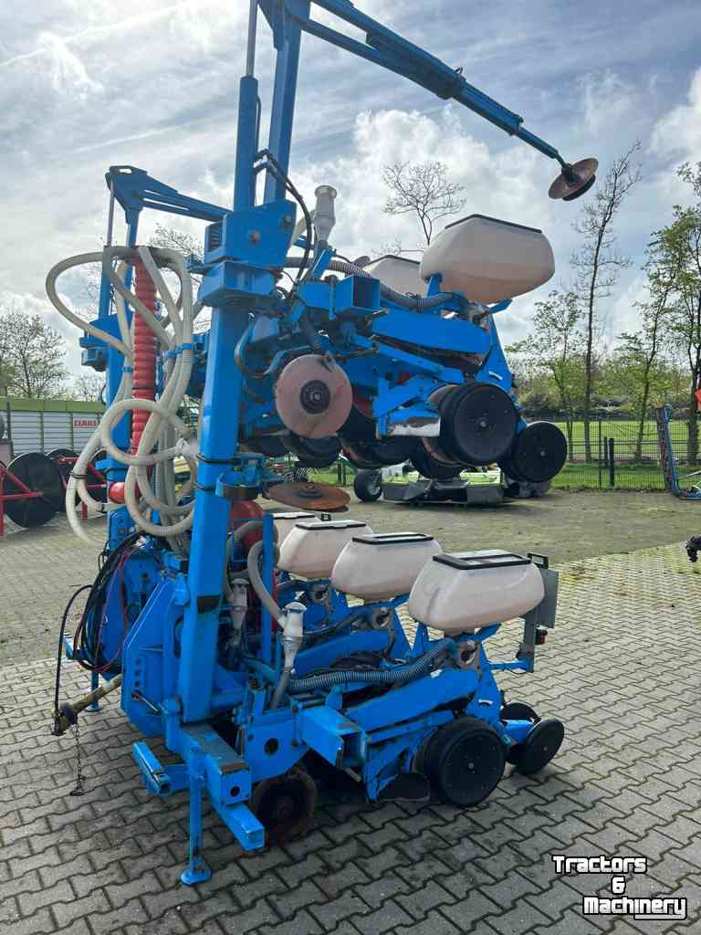 Seed drill Monosem NG Plus 8R + front tank