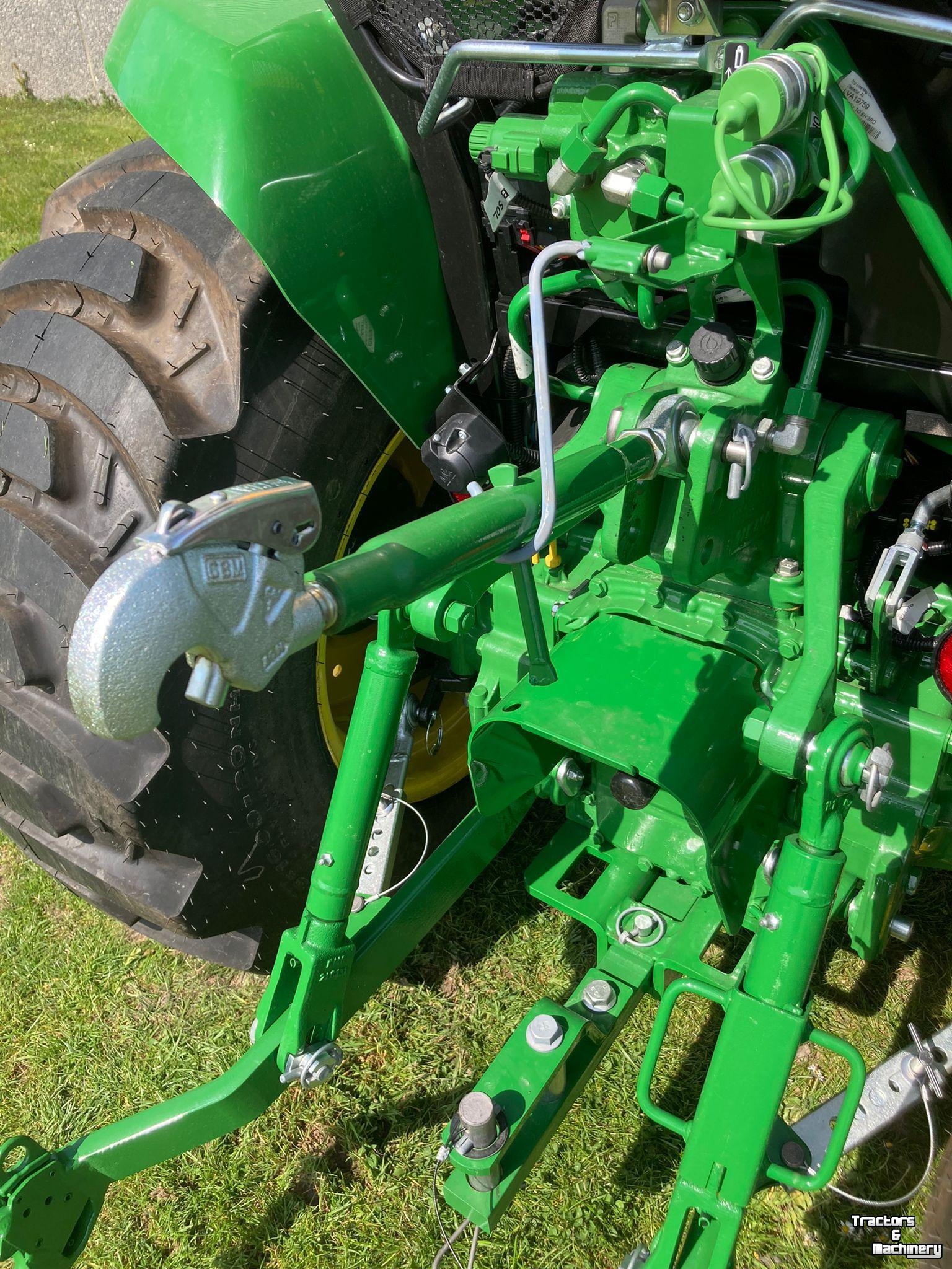 Tractor John Deere 3039R