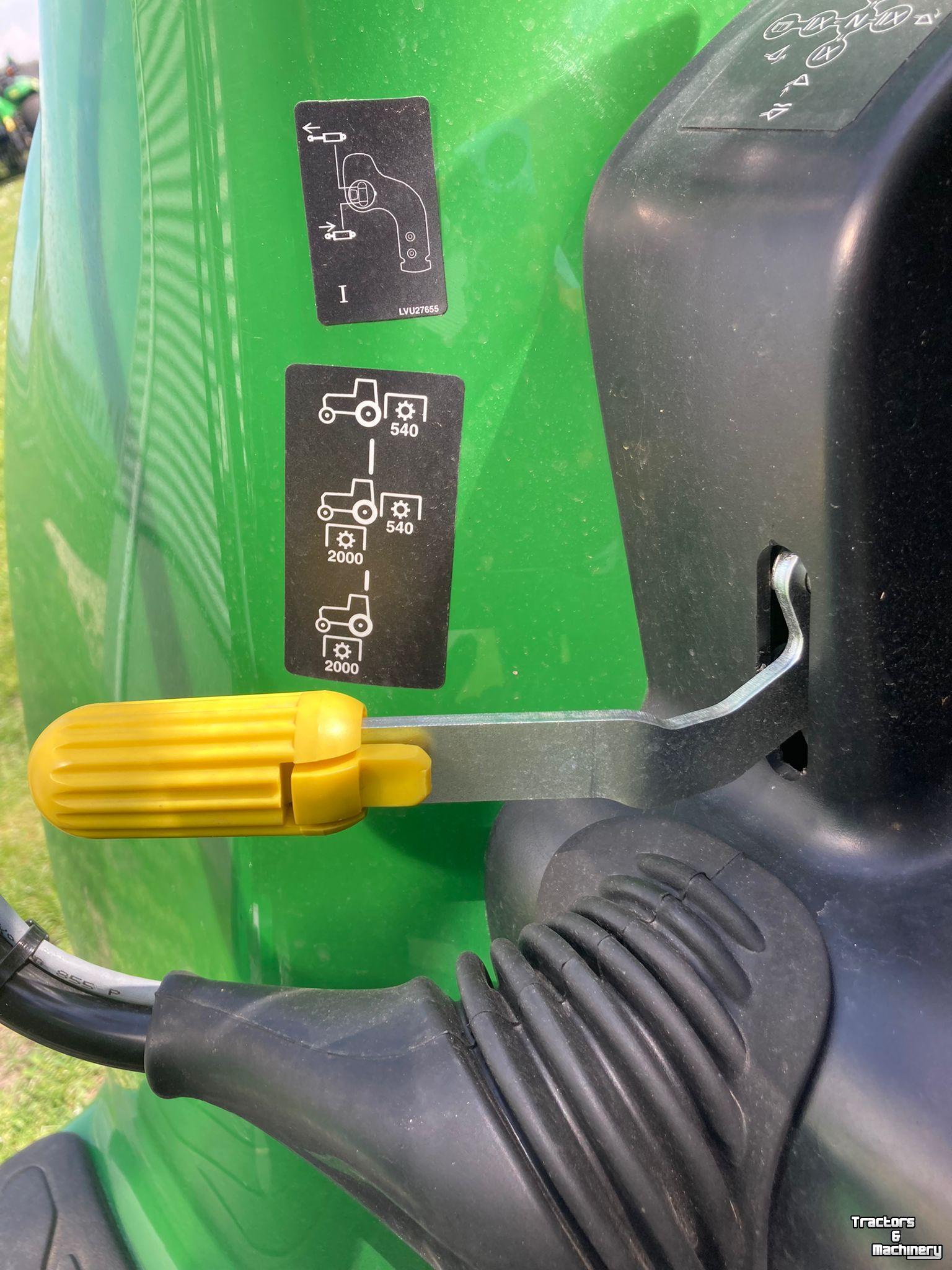 Tractor John Deere 3039R