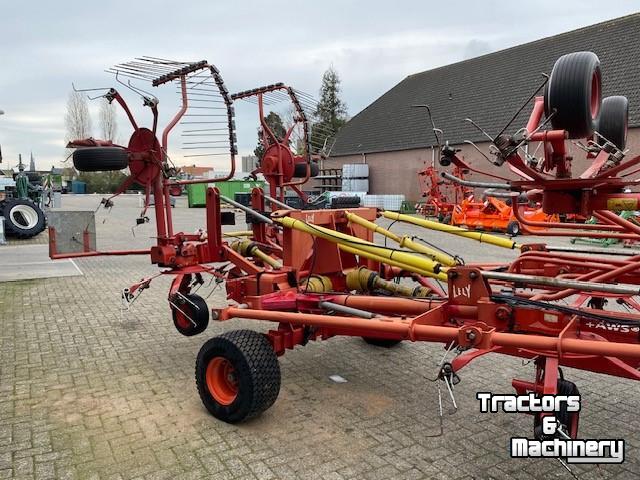 Tedder Lely Lotus 1325