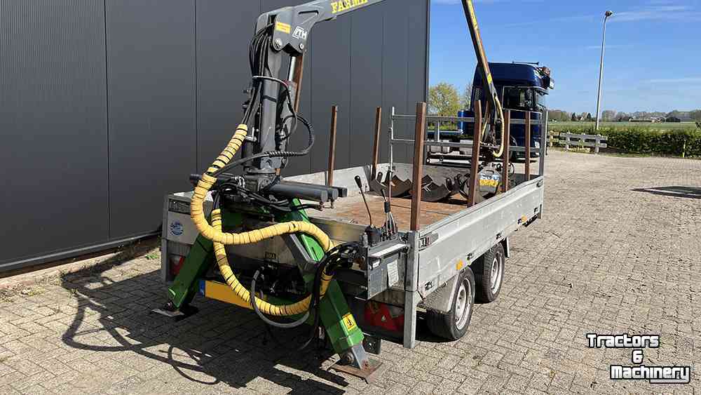 Car trailer up to 3500 Kg  Aanhangwagen met bosbouwkraan