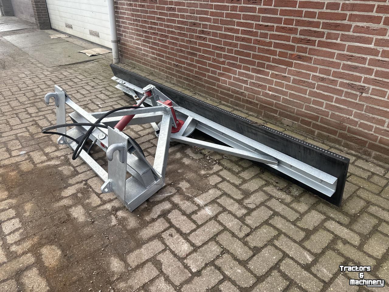 Other cleaning and sweeping machines and accessories AGM Rubberschuif hydraulisch verstelbare