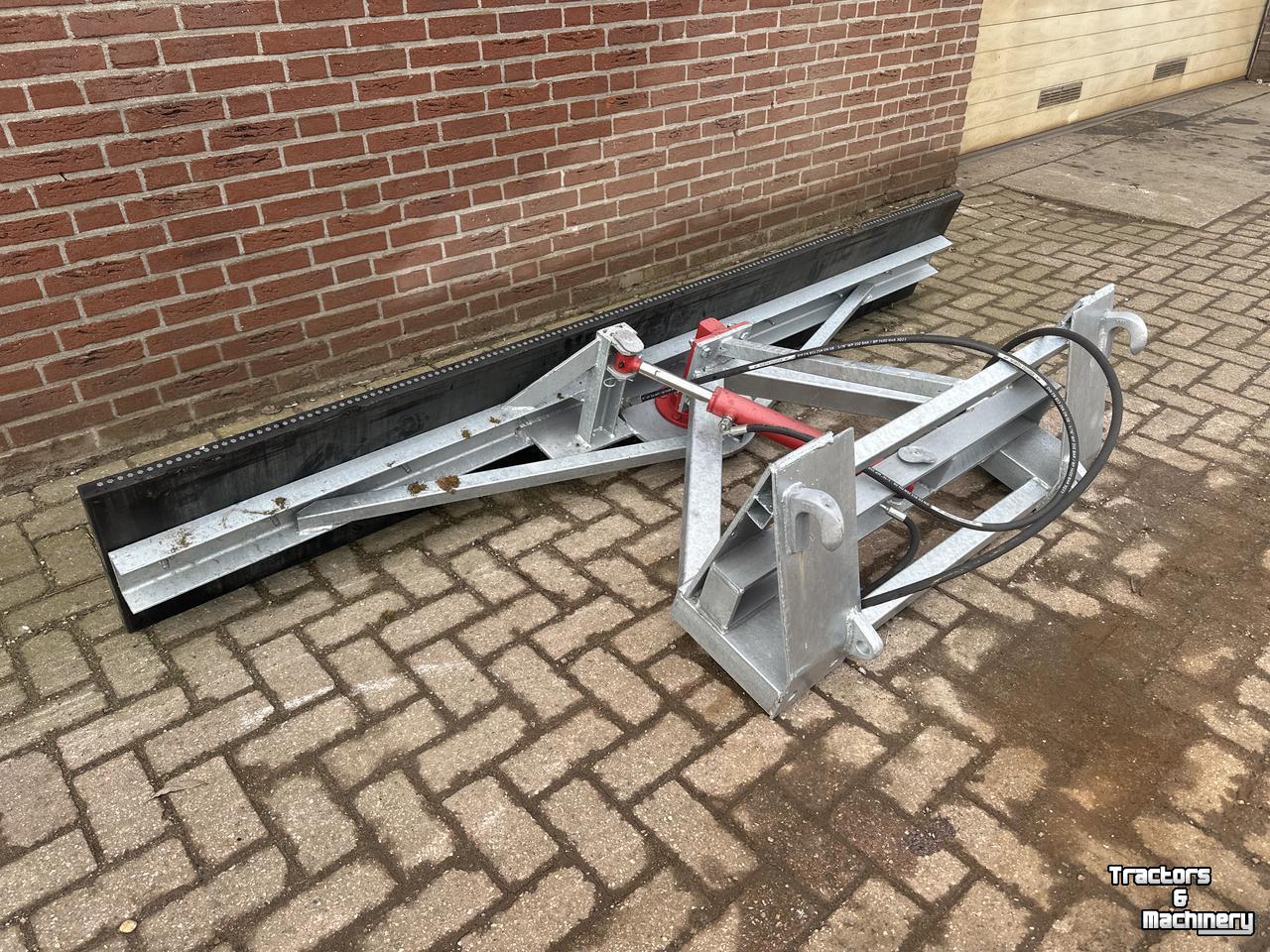 Other cleaning and sweeping machines and accessories AGM Rubberschuif hydraulisch verstelbare
