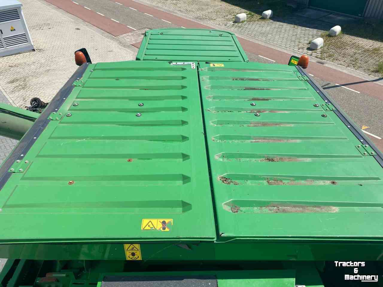 Combine John Deere 9880 STS combine