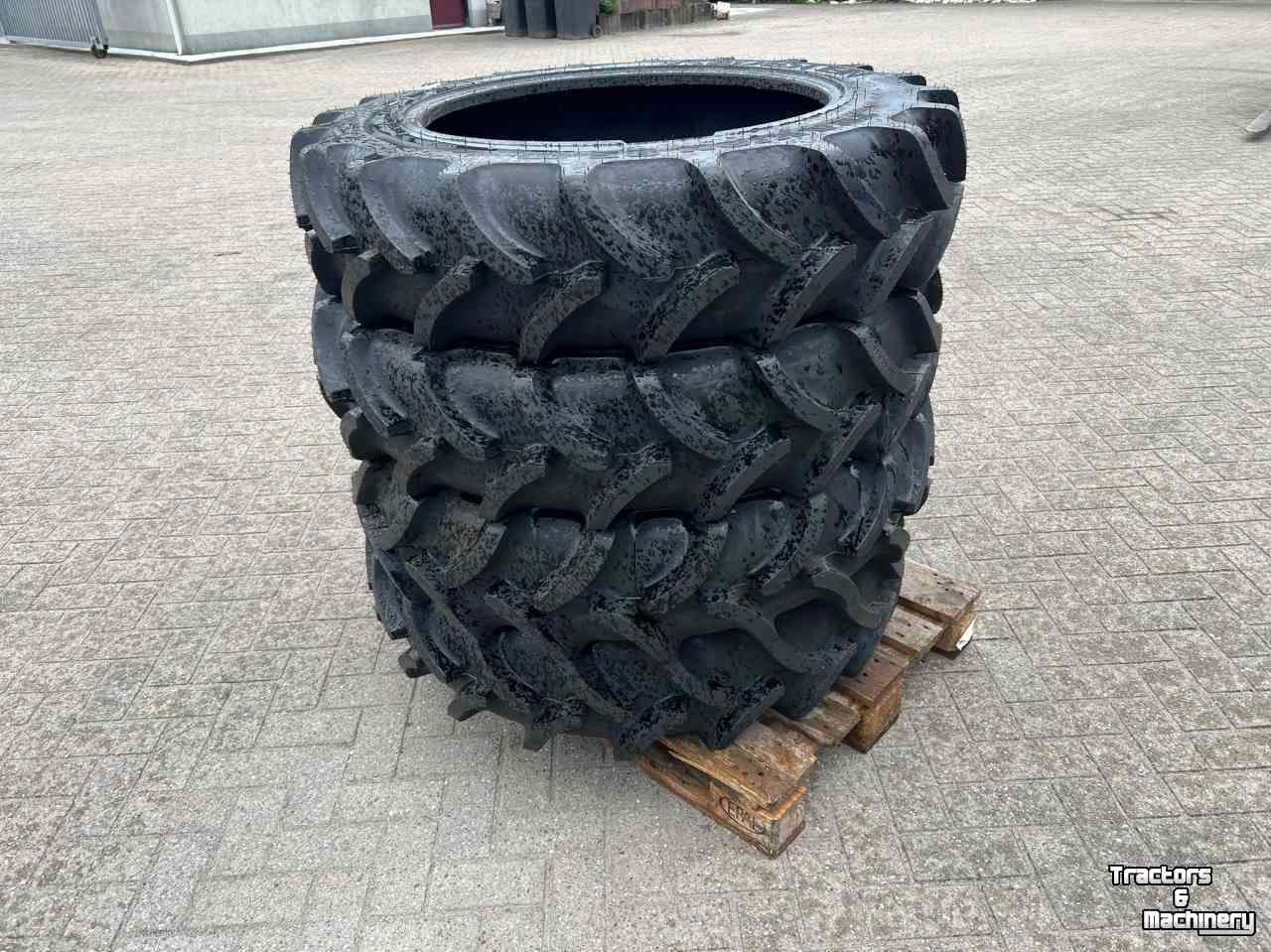 Wheels, Tyres, Rims & Dual spacers Vredestein 280/85R28 nieuw uit voorraad leverbaar