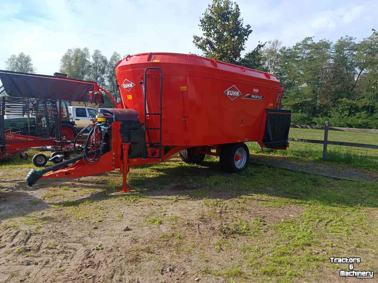 Feed mixer Kuhn Profile 24.2 DL