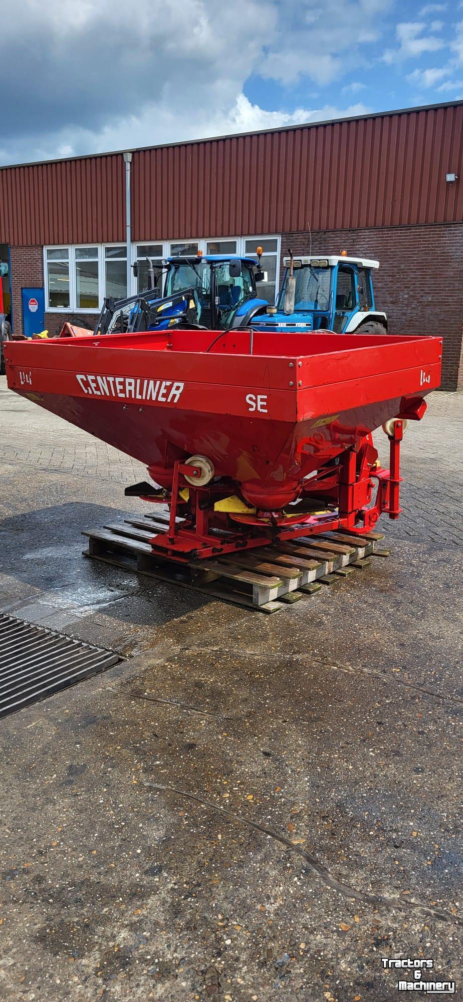 Fertilizer spreader Lely SE Centermatic met centronic strooicomputer