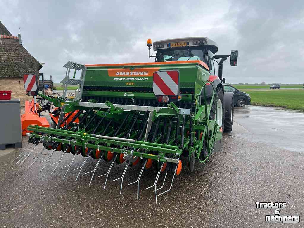Seed Drill Combination Amazone KE 3002 rotorkopeg met Cataya 3000 zaaimachine