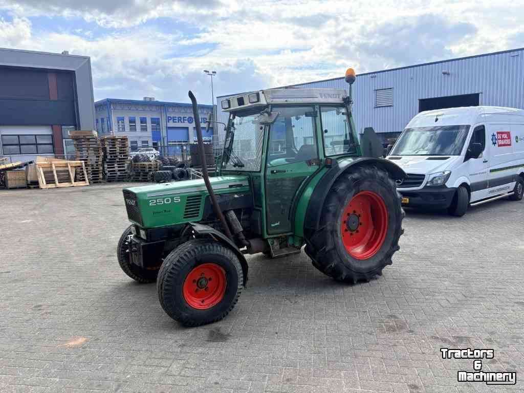 Tractor Fendt 250S
