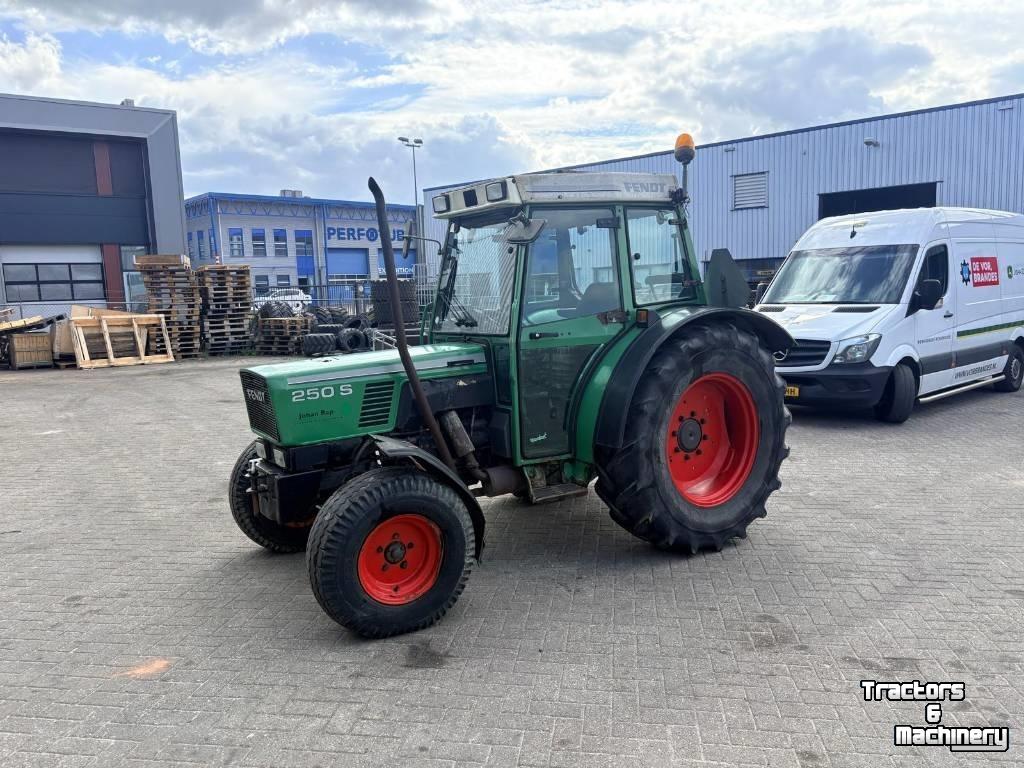 Tractor Fendt 250S