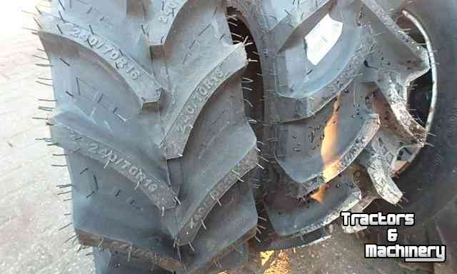 Wheels, Tyres, Rims & Dual spacers  Starmaxx 240/70R16 Nieuw