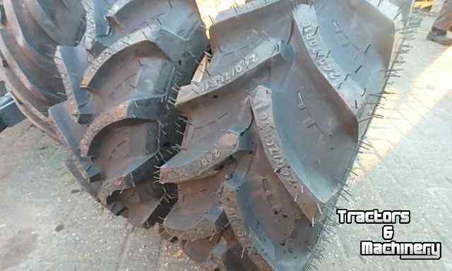 Wheels, Tyres, Rims & Dual spacers  Starmaxx 240/70R16 Nieuw