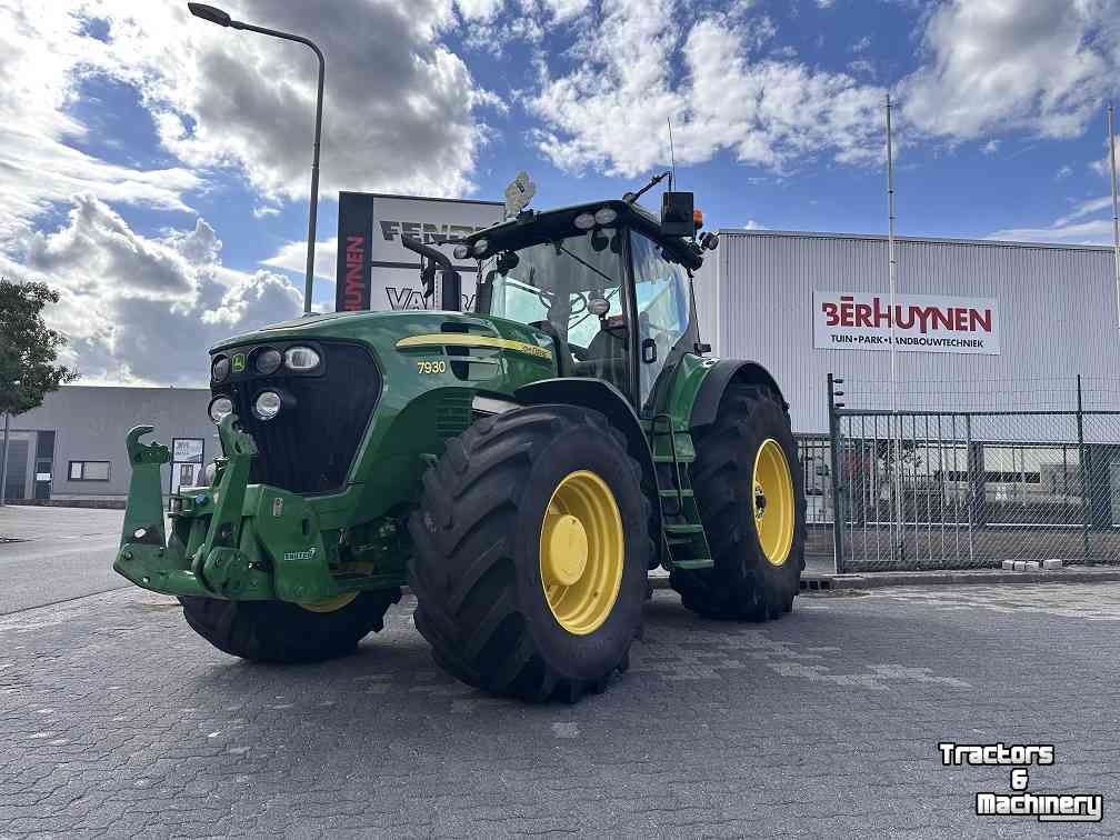Tractor John Deere 7930