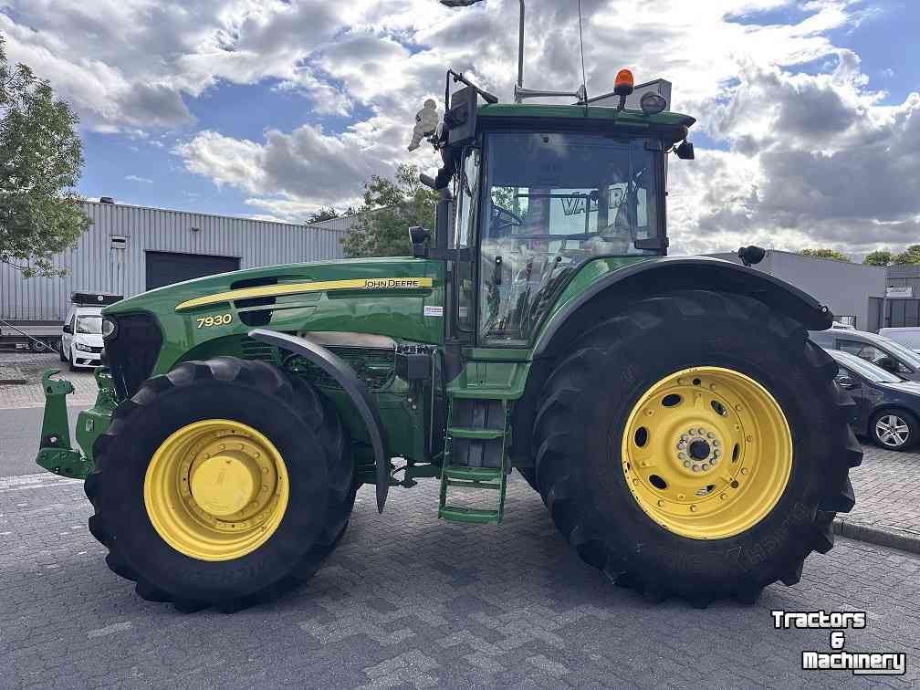 Tractor John Deere 7930