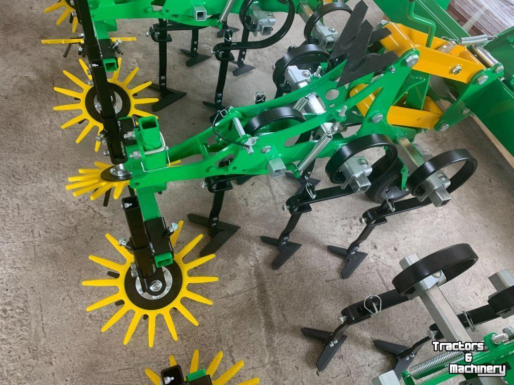 Cultivator  Maintech Schoffelbalk met compleet paralellogram en toebehoren vingerweeder - weeder - greencam - korstenbreker -