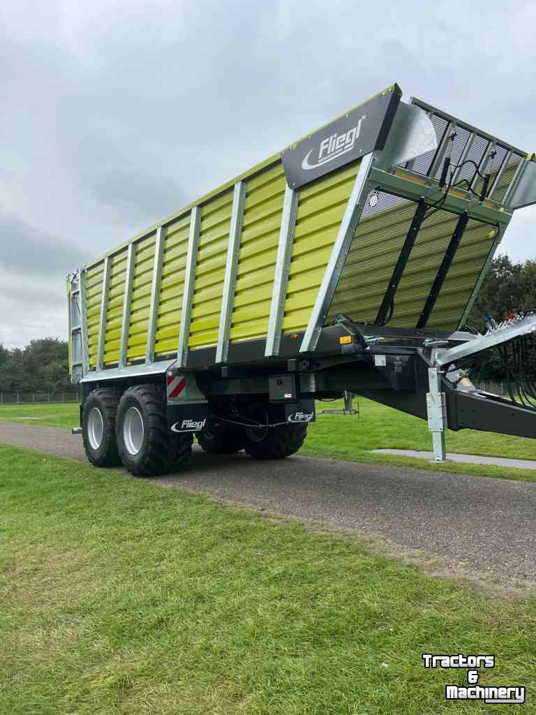 Silage wagon Fliegl Cugo 640