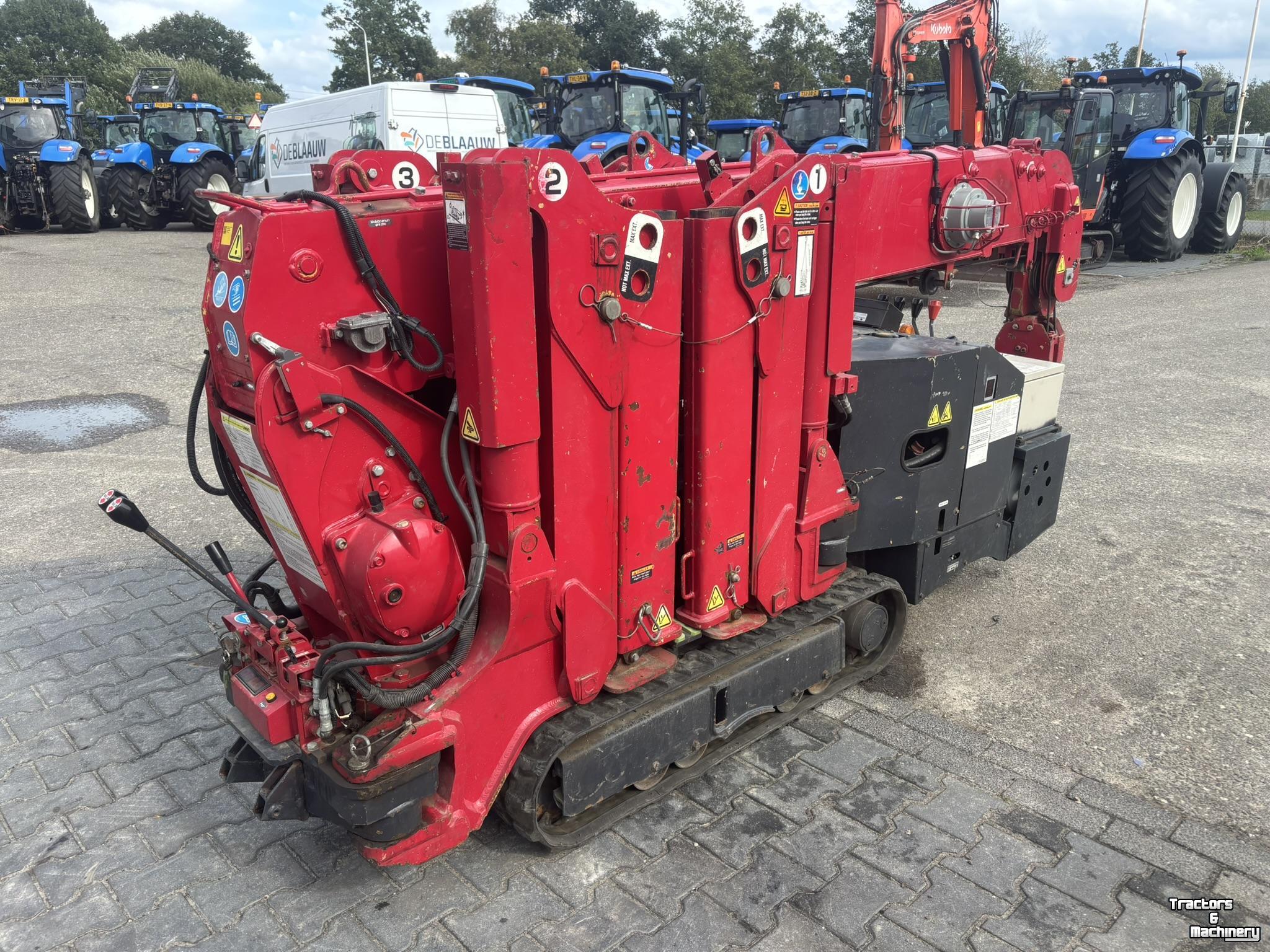 Excavator  UNIC URW295 CDMER