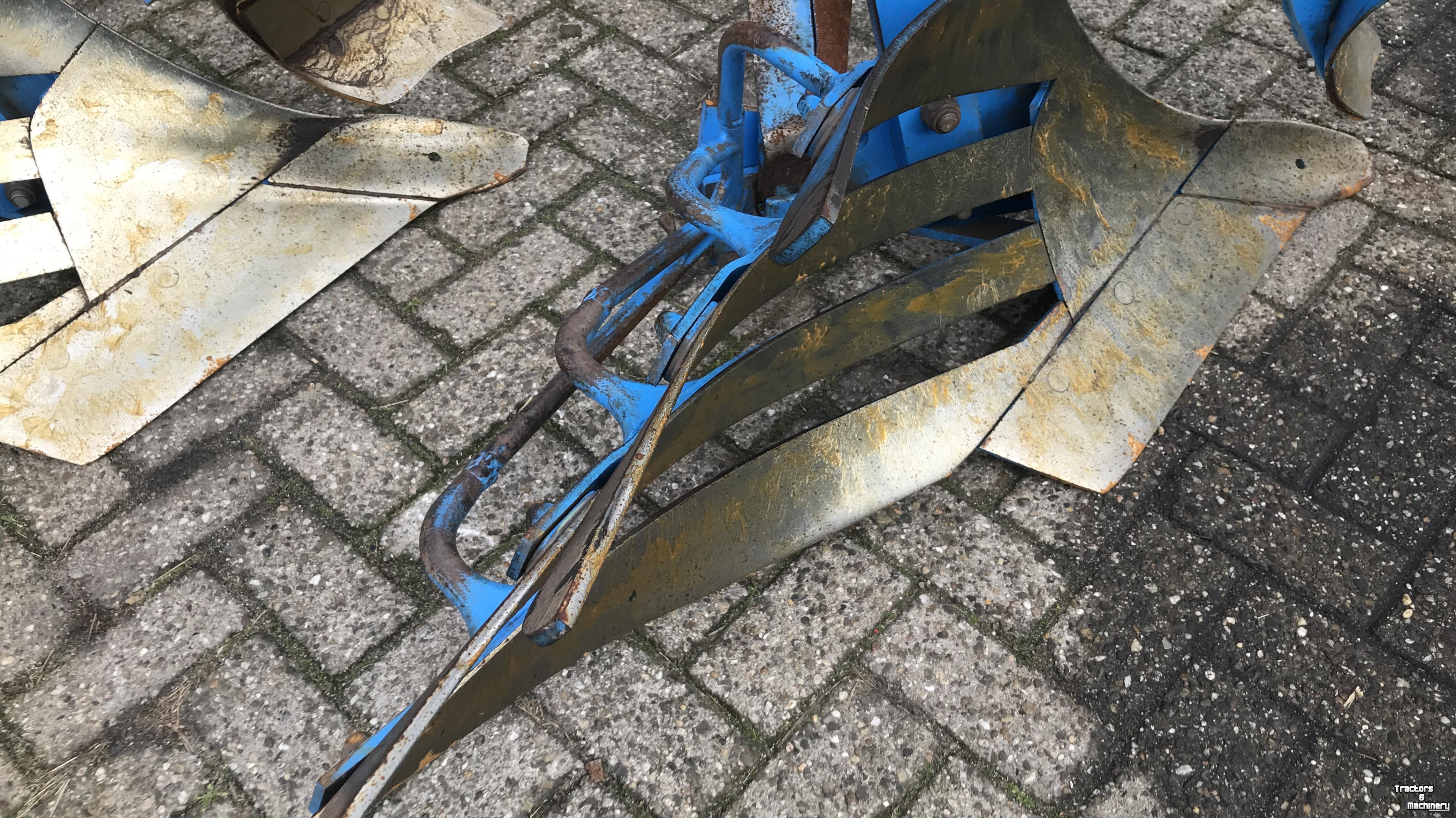 Ploughs Lemken Juwel 8 V 4+1 N100 met Flexpack