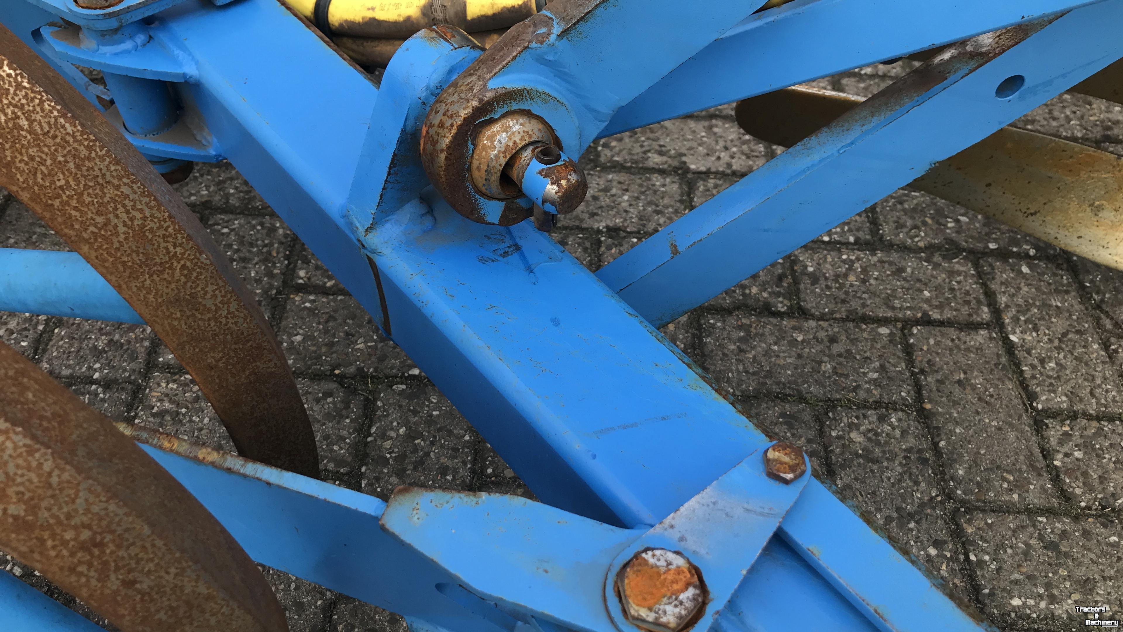 Ploughs Lemken Juwel 8 V 4+1 N100 met Flexpack