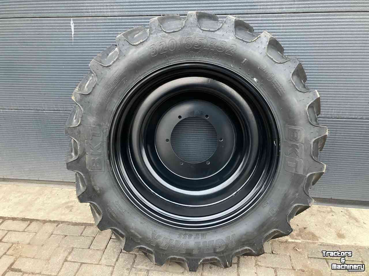 Wheels, Tyres, Rims & Dual spacers BKT 320/85R32
