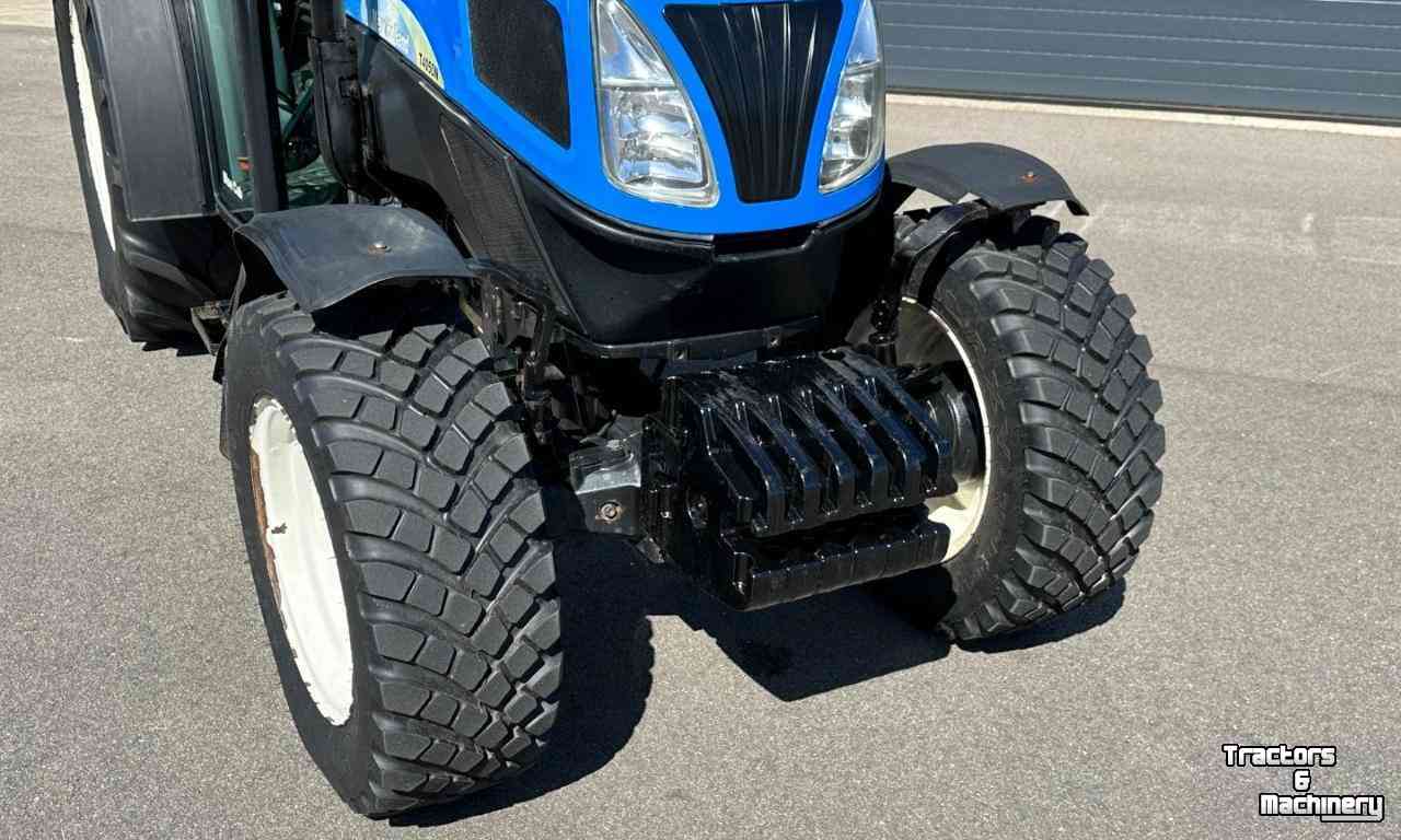 Small-track Tractors New Holland T4050N Supersteer