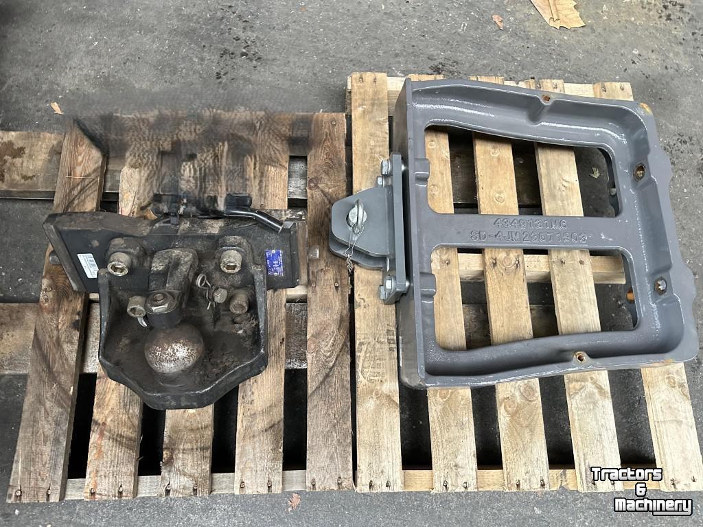Used parts for tractors Massey Ferguson Trekhaken