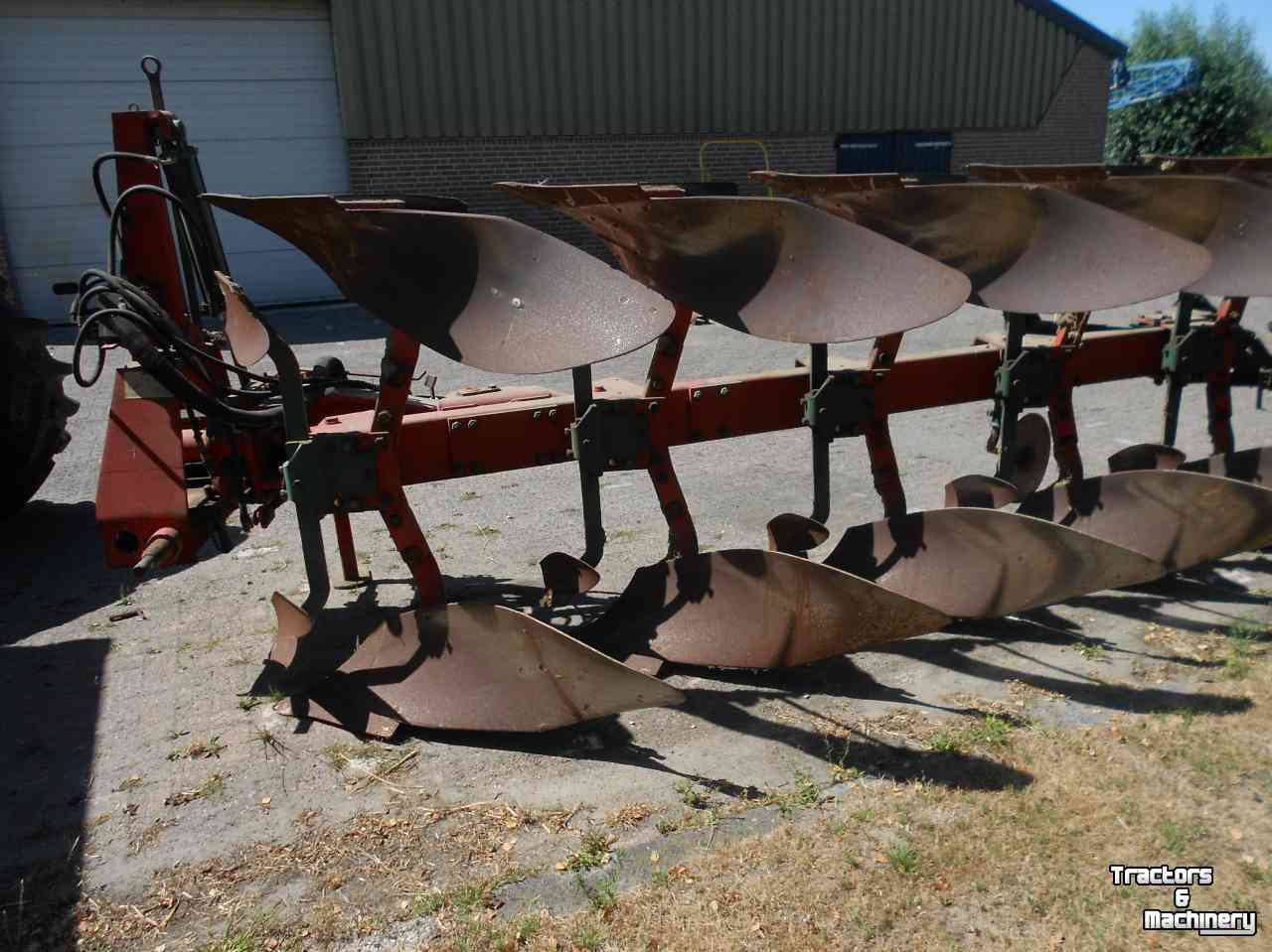 Ploughs Kverneland 4+1 schaar vario ploeg