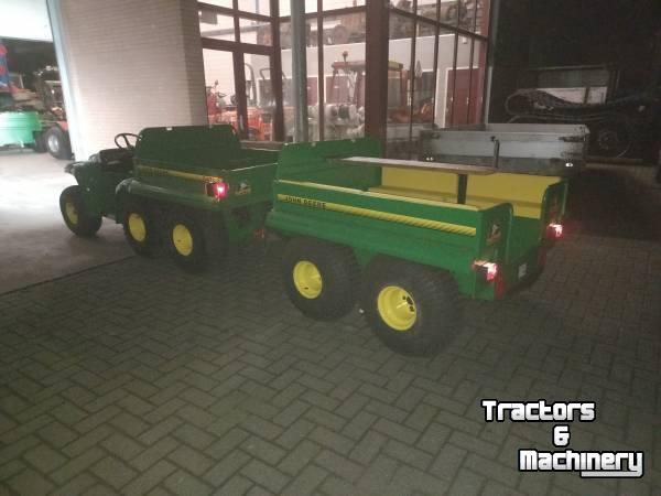 Small-track Tractor John Deere gator 6x4