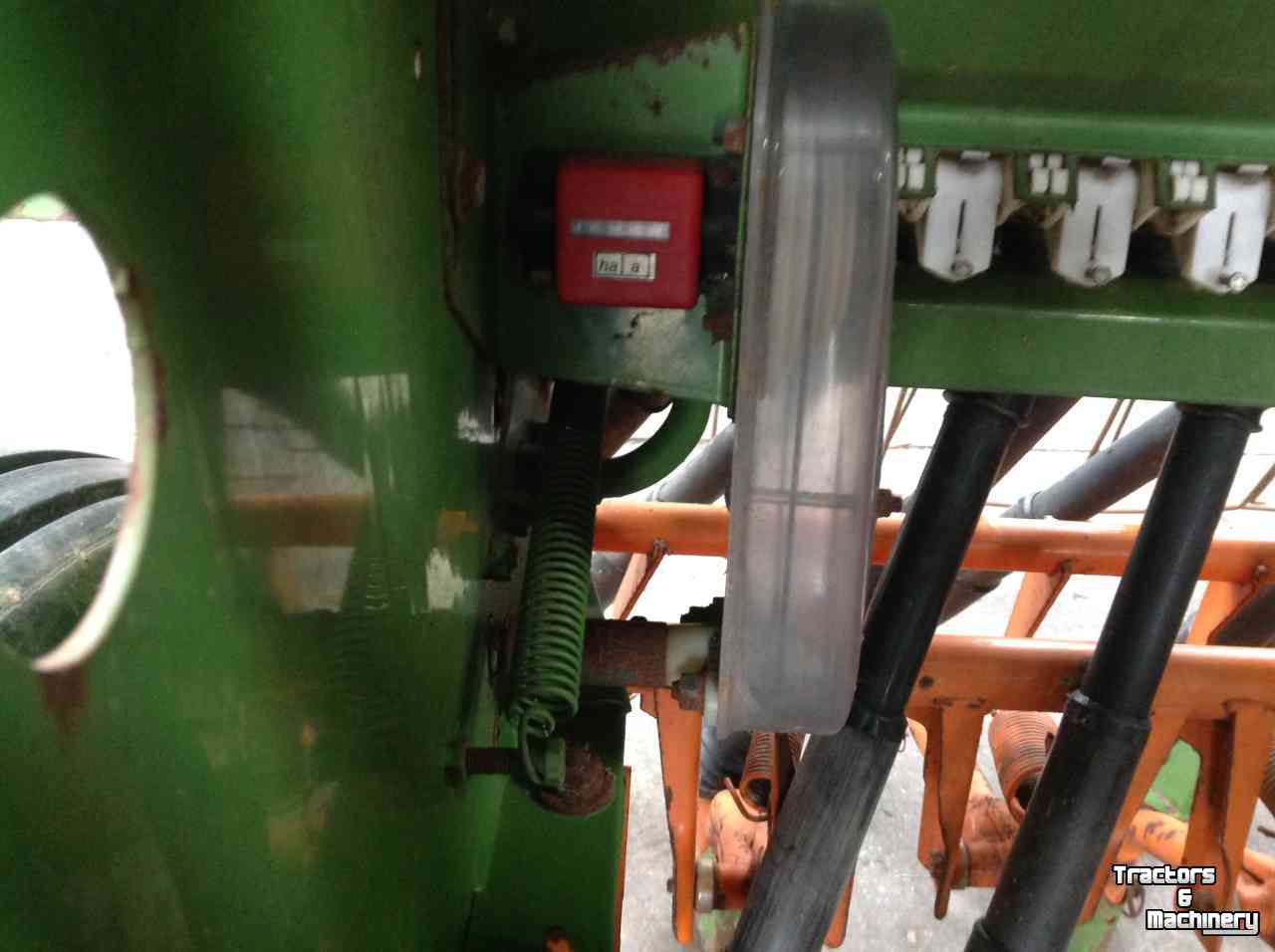 Seed drill Amazone D8 - 30 E graszaadzaaiamchine