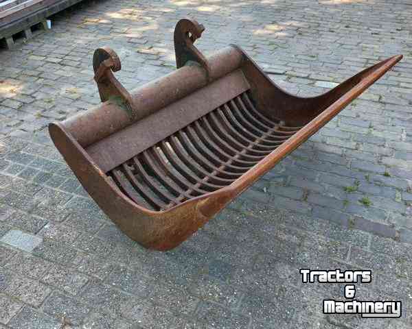 Skeleton buckets  Puinriek CW 40