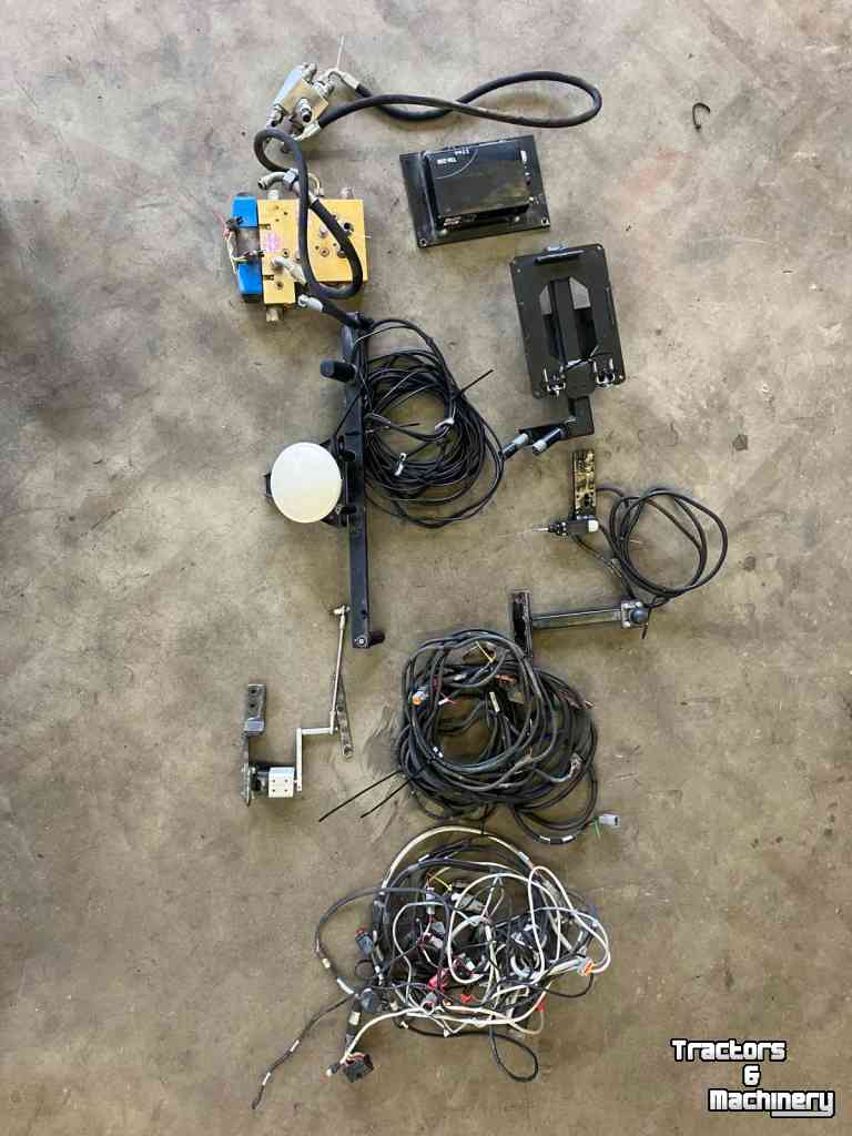 GPS steering systems and attachments Trimble FMX voorbereiding hydraulisch