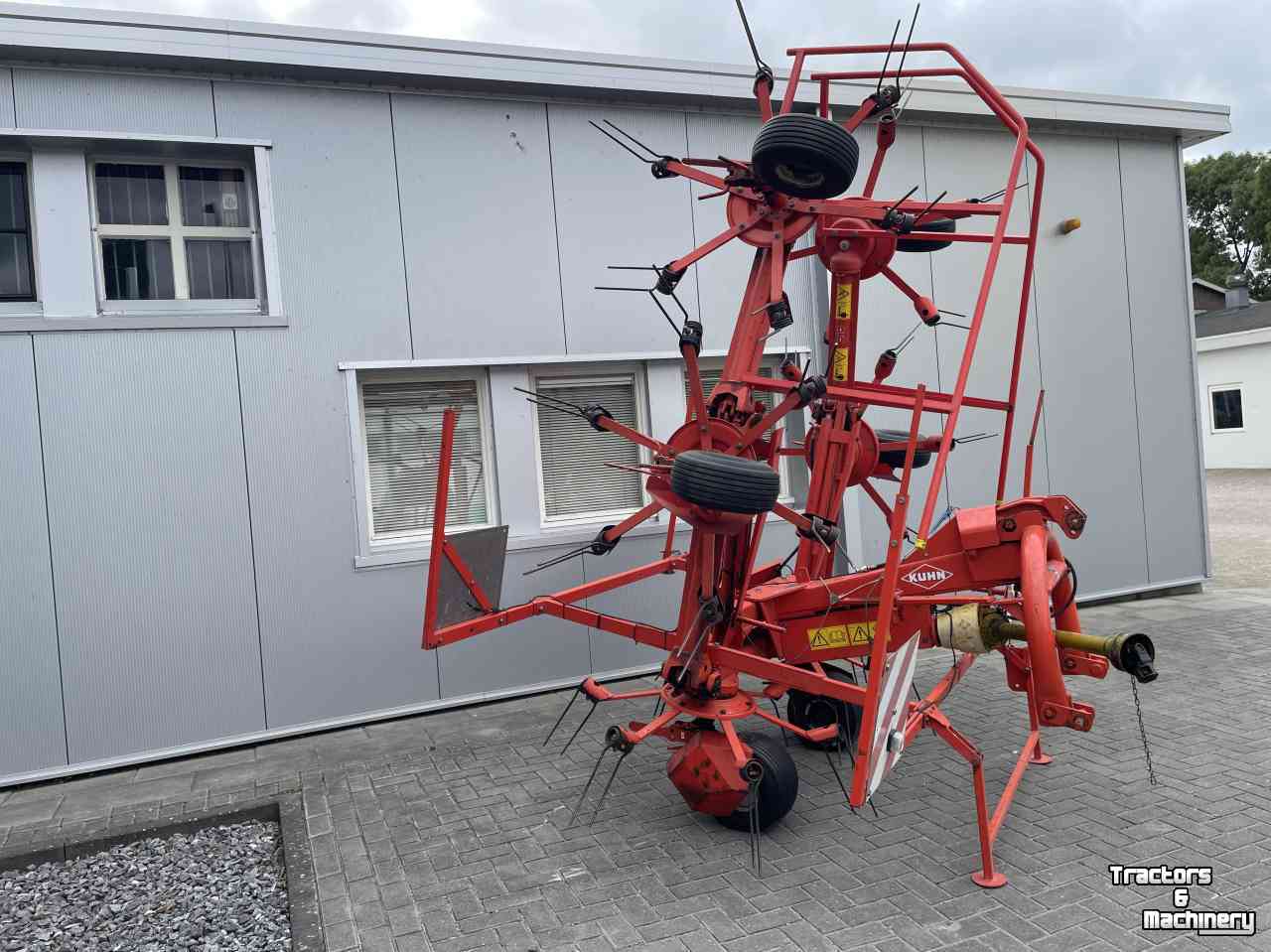 Tedder Kuhn GF 6401 MH schudder zeer netjes!!