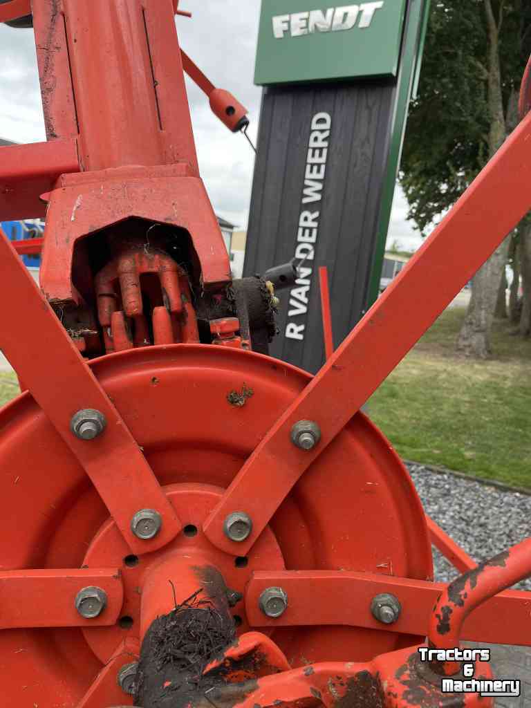 Tedder Kuhn GF 6401 MH schudder zeer netjes!!