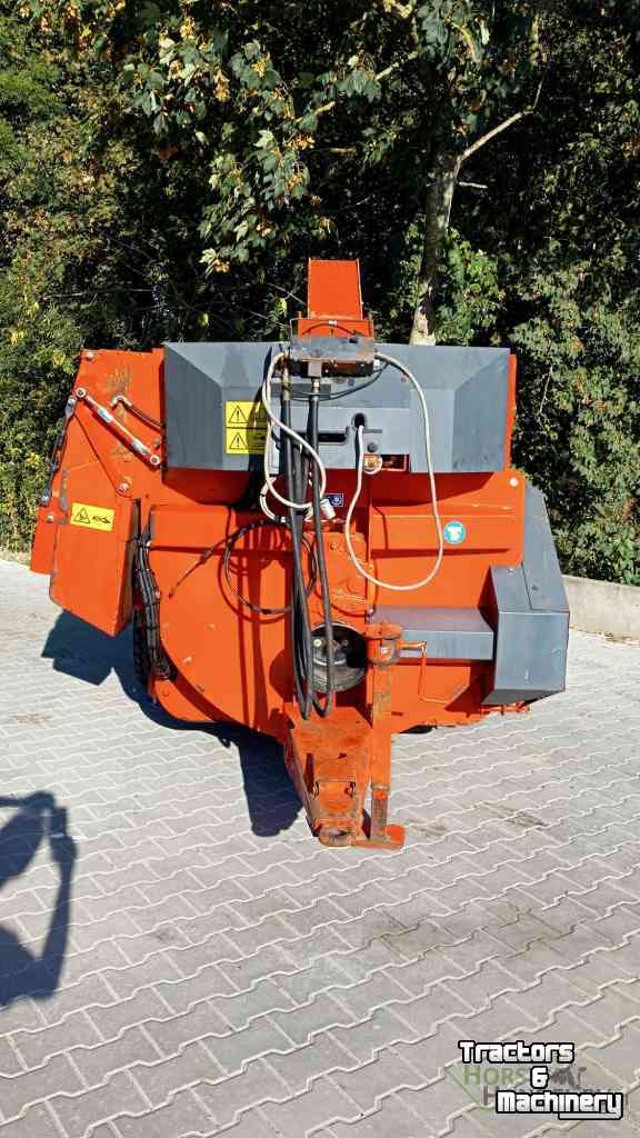 Straw spreader for boxes Kuhn Minotor stroblazer strostrooier