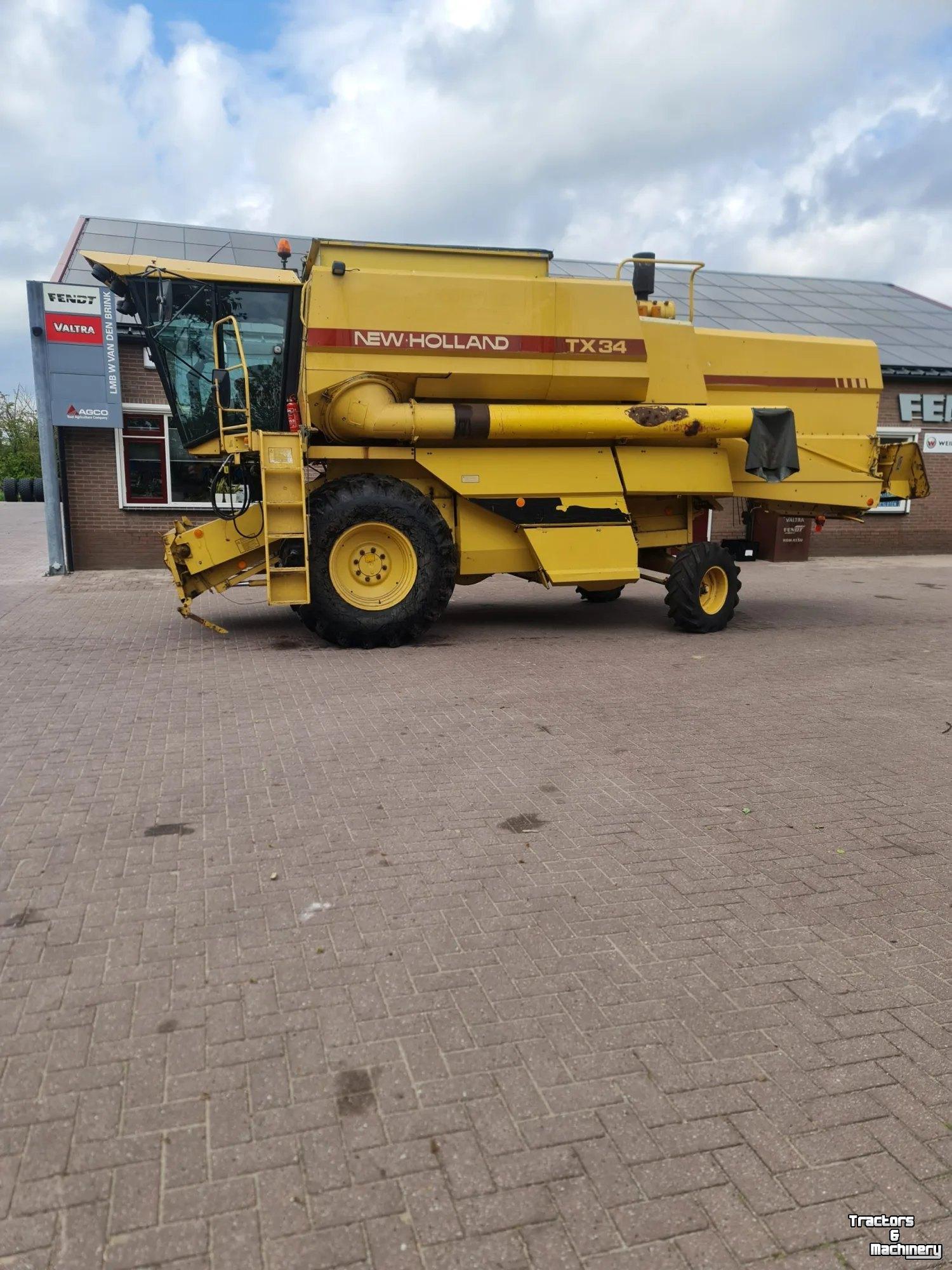 Combine New Holland TX34 MAAIDORSER